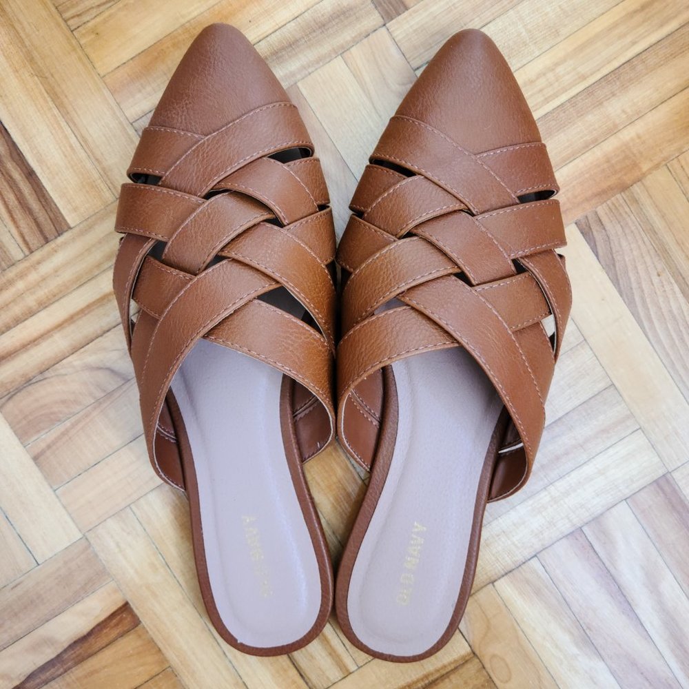 Old Navy cognac woven faux leather mules, size 9